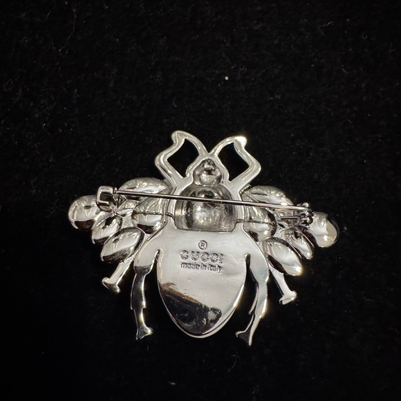 Gucci Marmont Crystal Elegant Silver and Cream Bee Brooch - Picture 5 of 5
